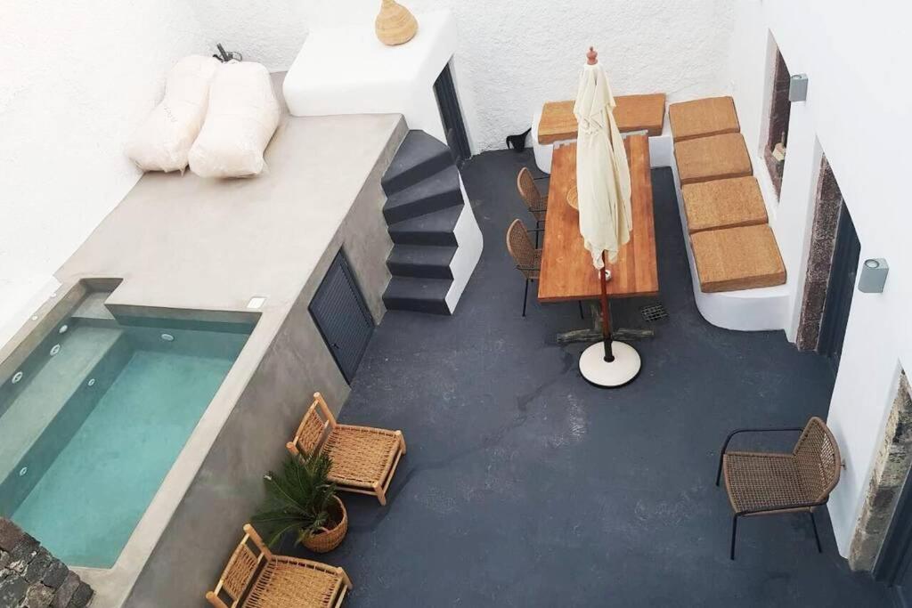 Santorini Folia Cave House With Jacuzzi Villa Pyrgos Kallistis Luaran gambar